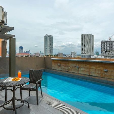 V Hotel Manila Zewnętrze zdjęcie