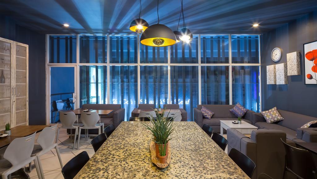 V Hotel Manila Zewnętrze zdjęcie