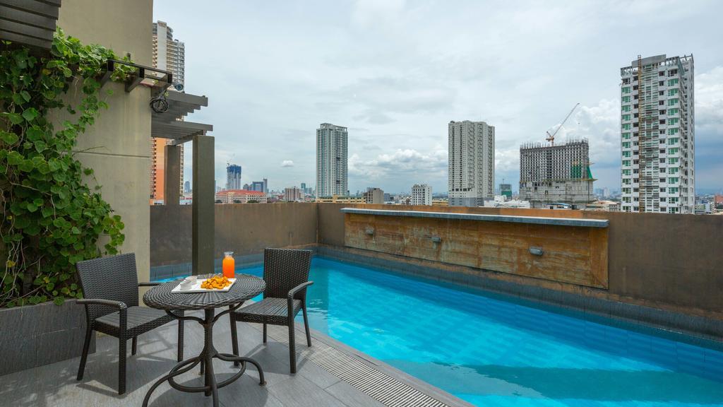 V Hotel Manila Zewnętrze zdjęcie