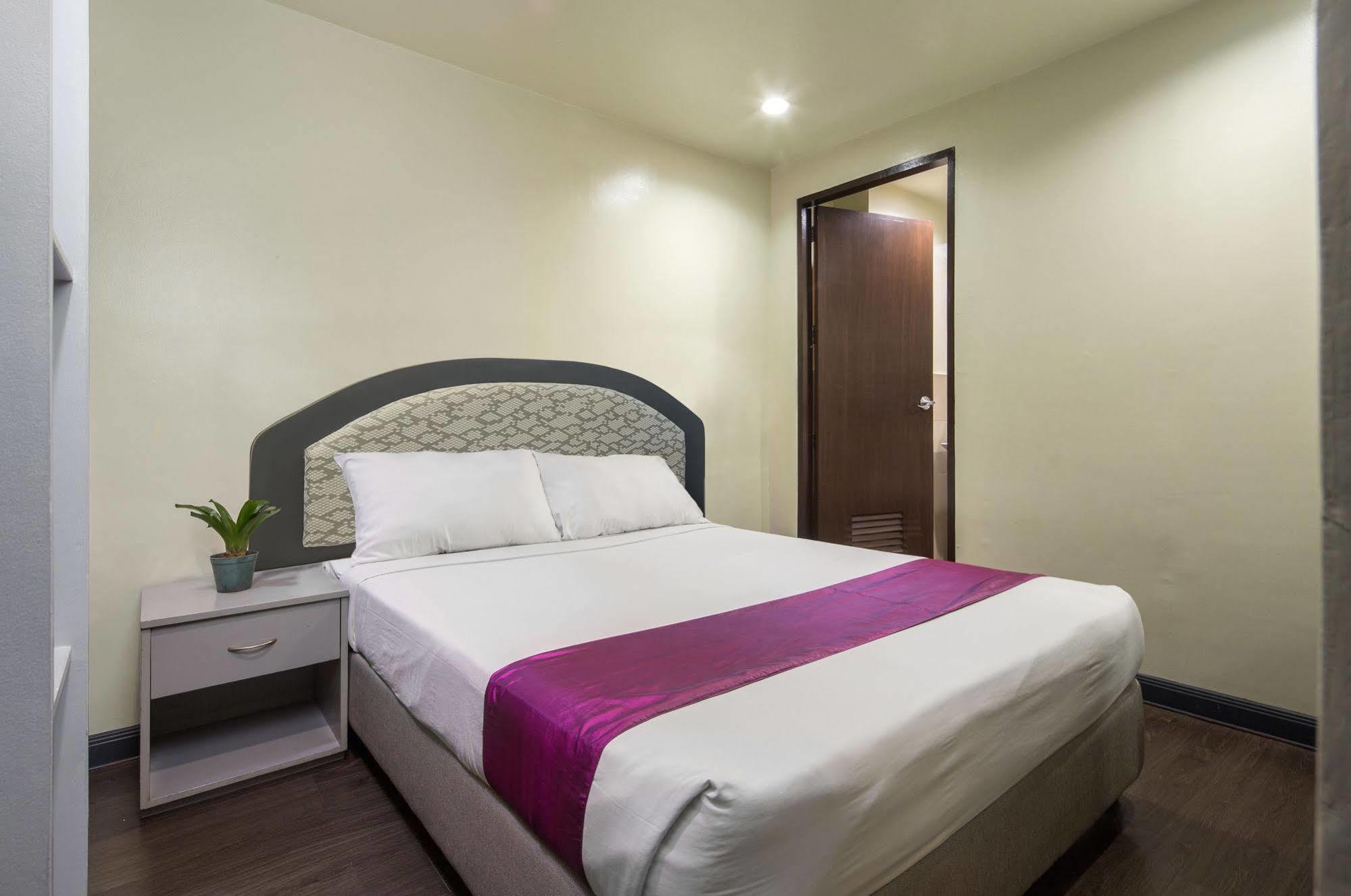 V Hotel Manila Zewnętrze zdjęcie
