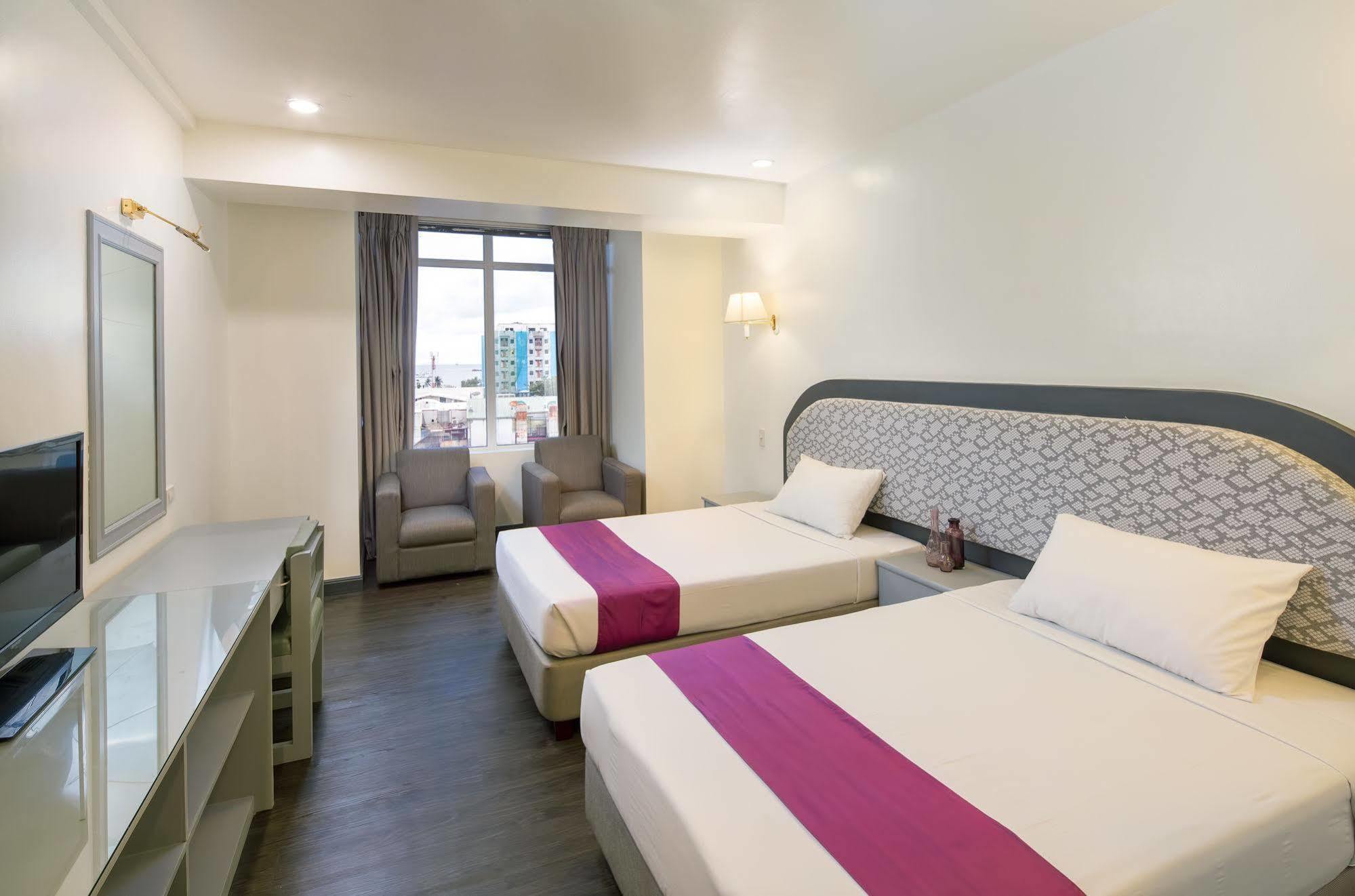 V Hotel Manila Zewnętrze zdjęcie