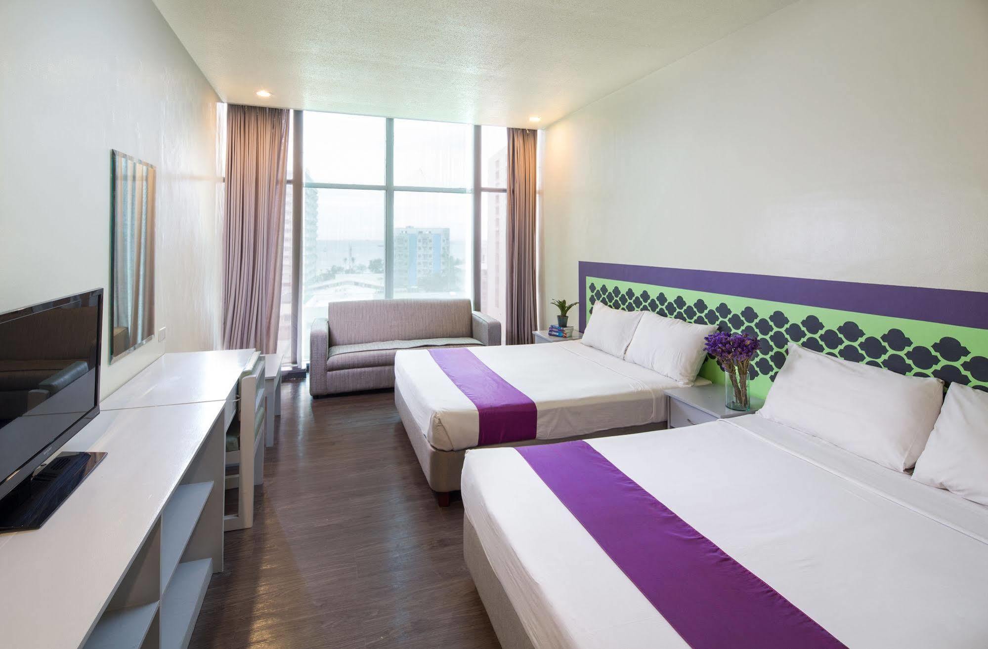 V Hotel Manila Zewnętrze zdjęcie