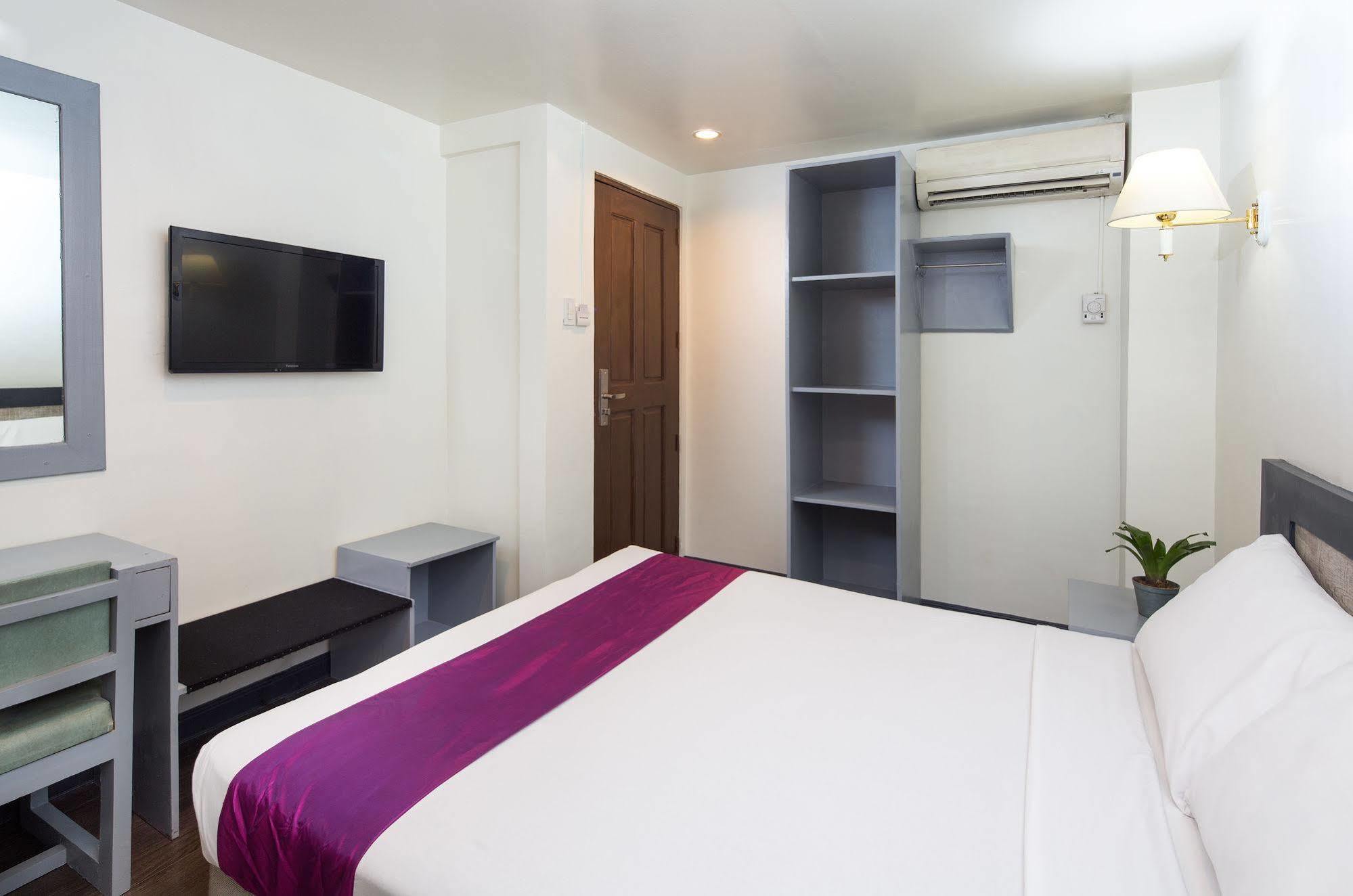 V Hotel Manila Zewnętrze zdjęcie